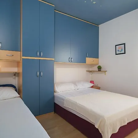 Apartmani Nedoklan * Srima