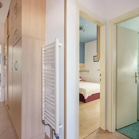 Apartmani Nedoklan * Srima